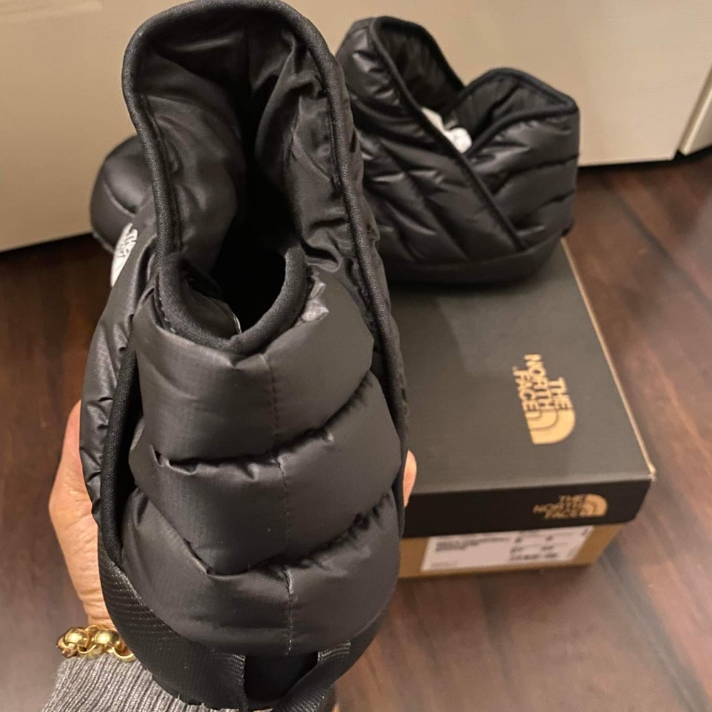 The north face mens size 9